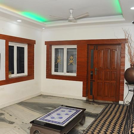 Modern Villa Madras Buitenkant foto